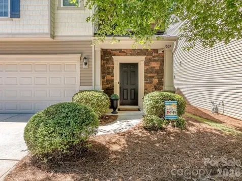 1809 Sunchaser Lane Charlotte NC 28210