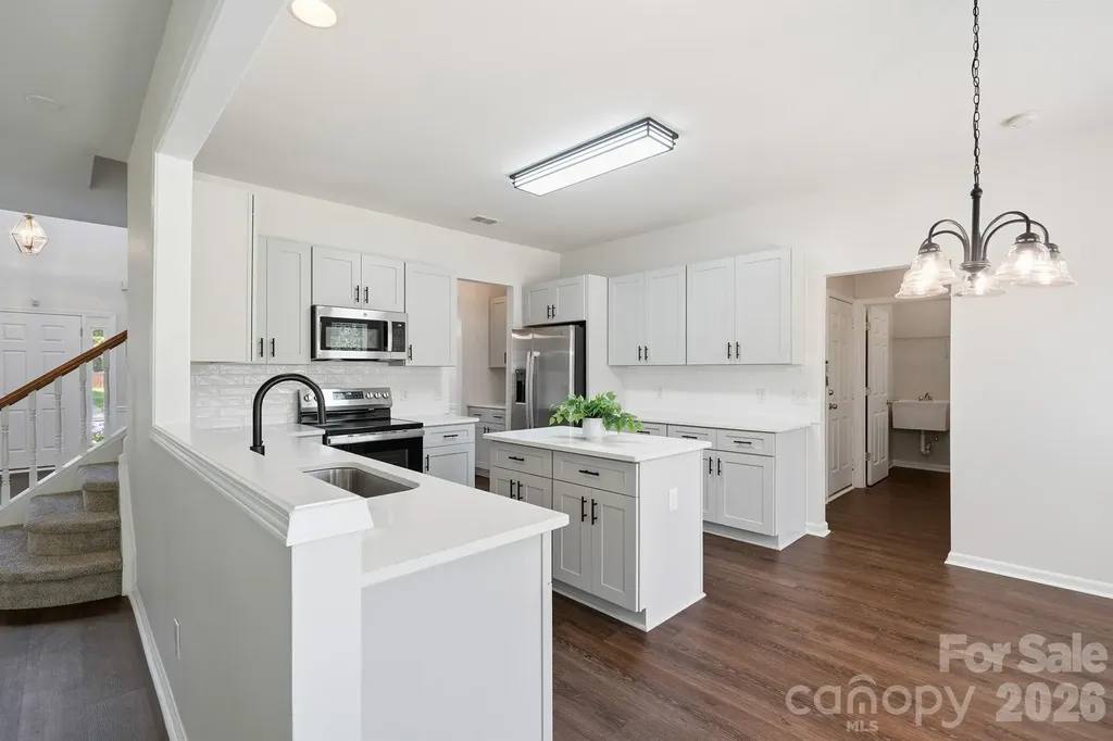 7633 Rathburn Lane Charlotte NC 28277