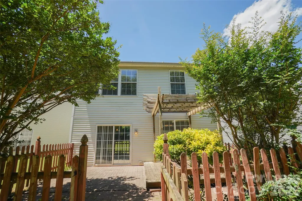 2411 Normancrest Court Charlotte NC 28270