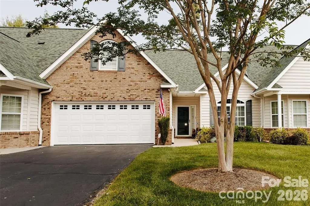47 Victoria Park Drive Hendersonville NC 28792