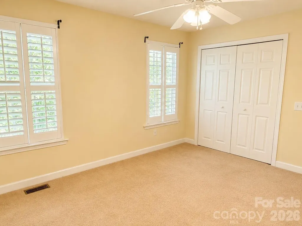 47 Victoria Park Drive Hendersonville NC 28792