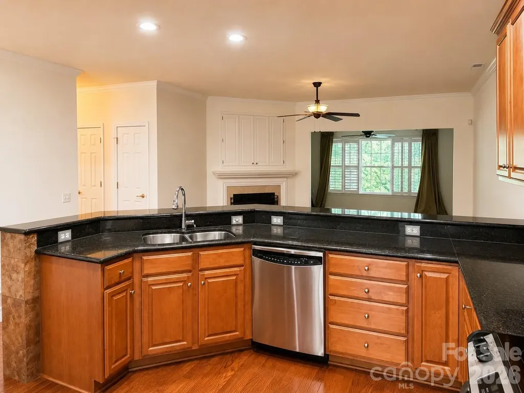 47 Victoria Park Drive Hendersonville NC 28792
