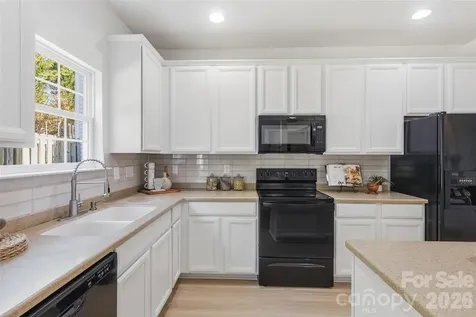 2700 Piersland Drive Matthews NC 28104