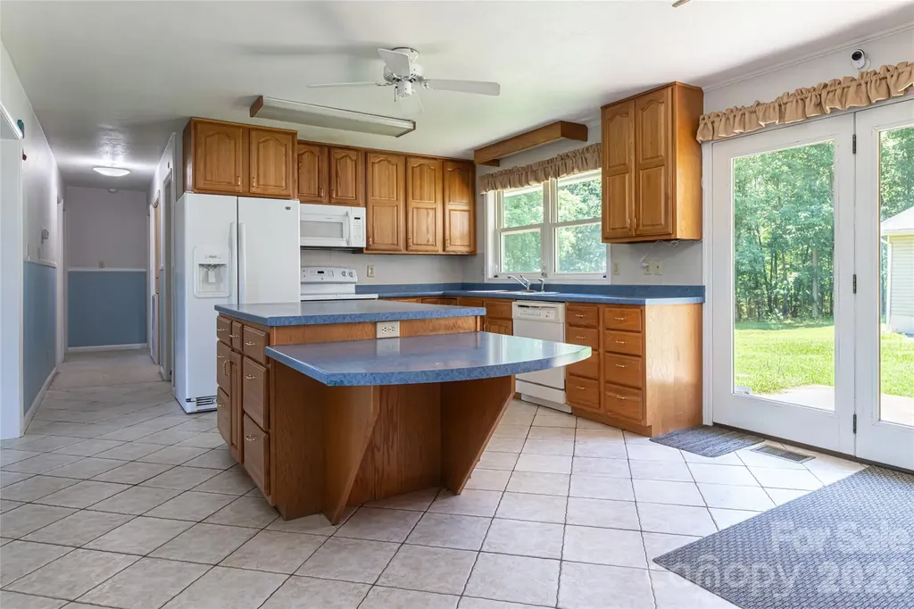 2800 Coxe Road Tryon NC 28782
