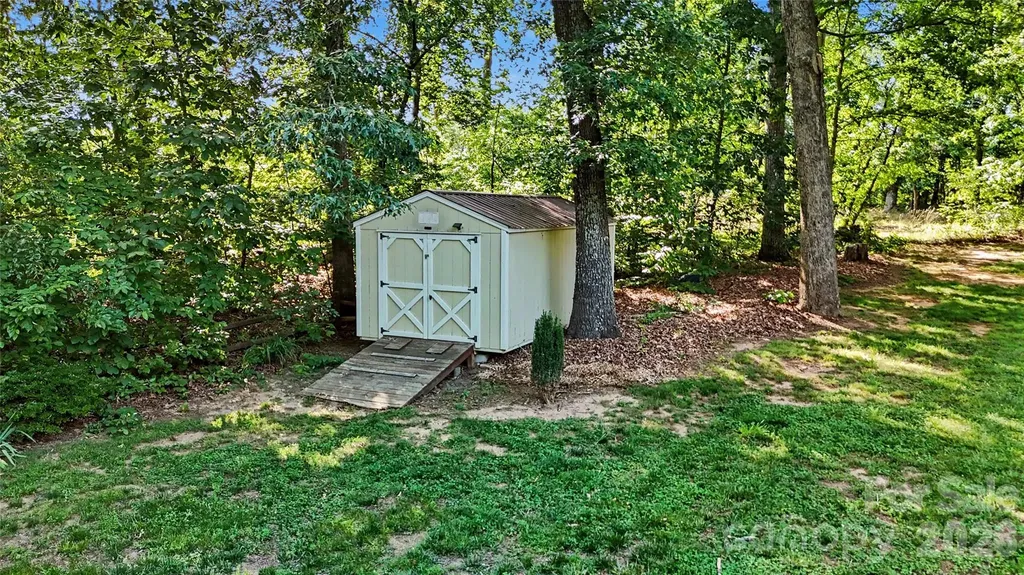213 Bostian Lake Road Statesville NC 28677