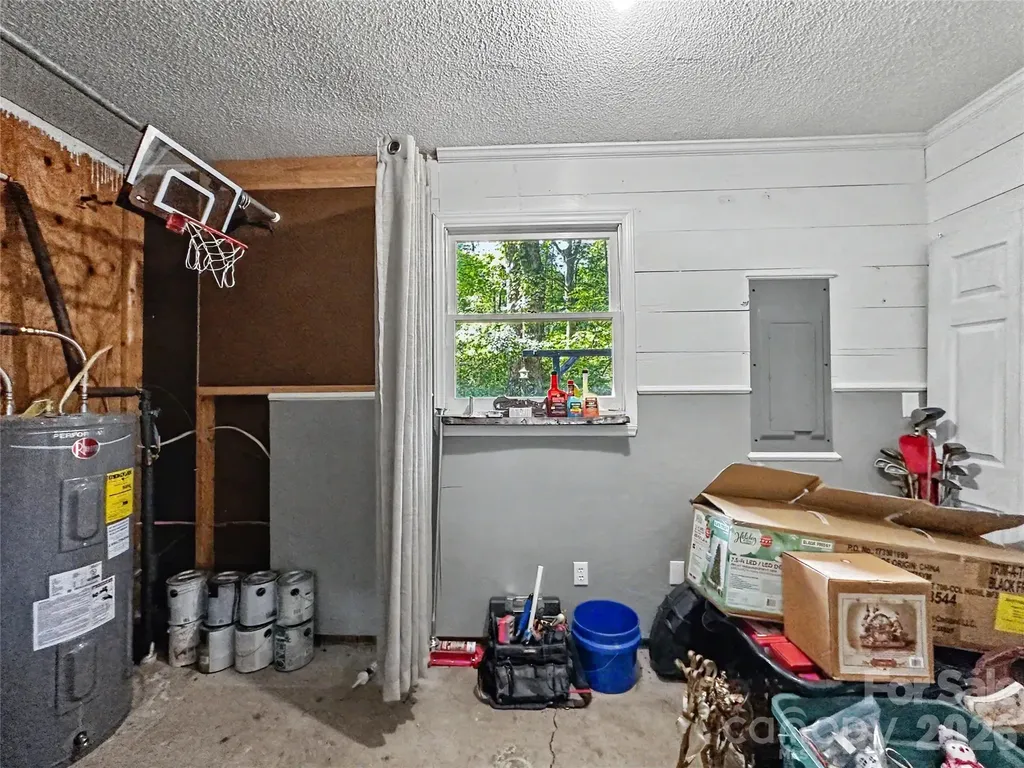 213 Bostian Lake Road Statesville NC 28677