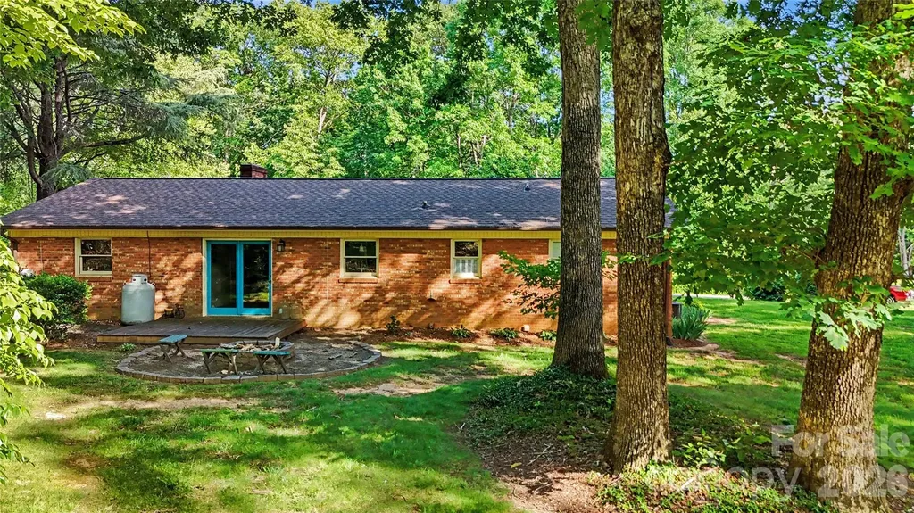 213 Bostian Lake Road Statesville NC 28677