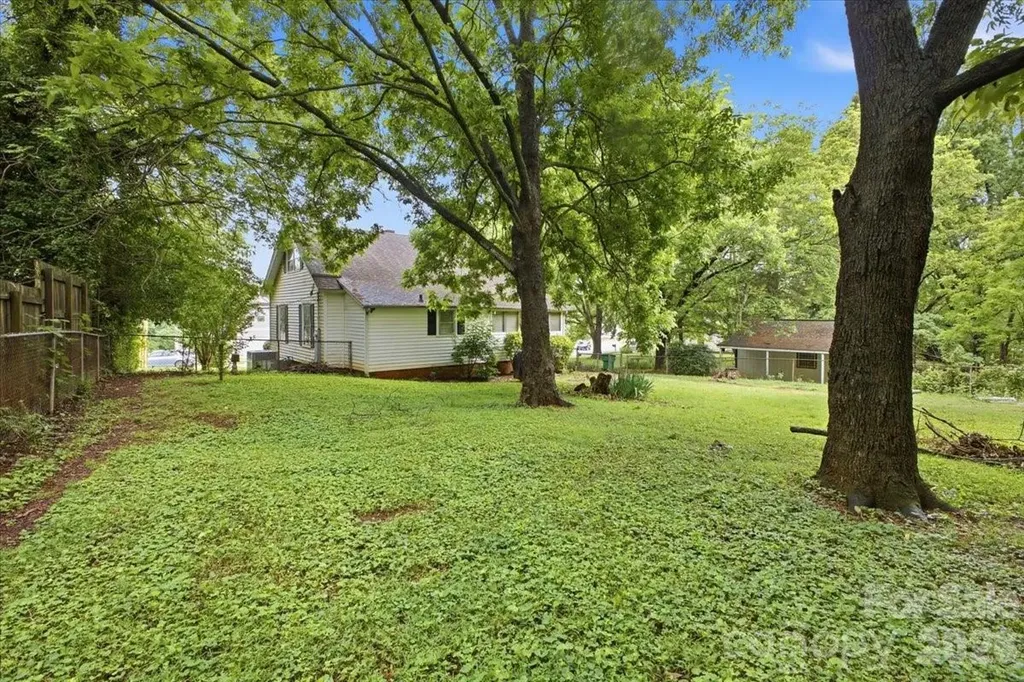 8512, 8516, 8520 Colgate Circle Charlotte NC 28214