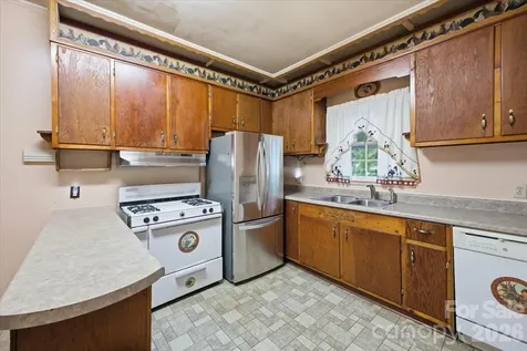 8512, 8516, 8520 Colgate Circle Charlotte NC 28214