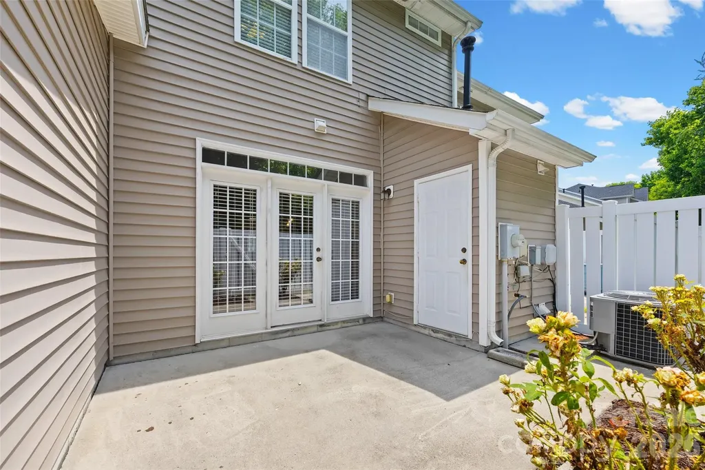 8244 Carob Tree Lane Charlotte NC 28215