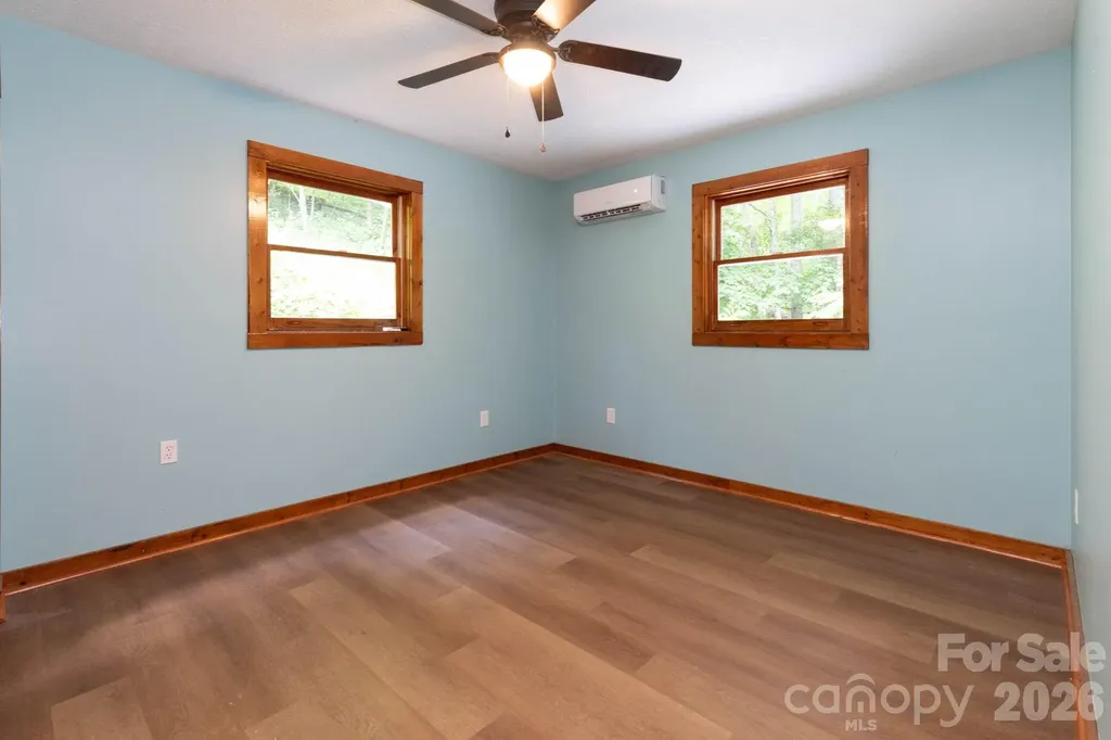 109 Narrow Way Road Burnsville NC 28714