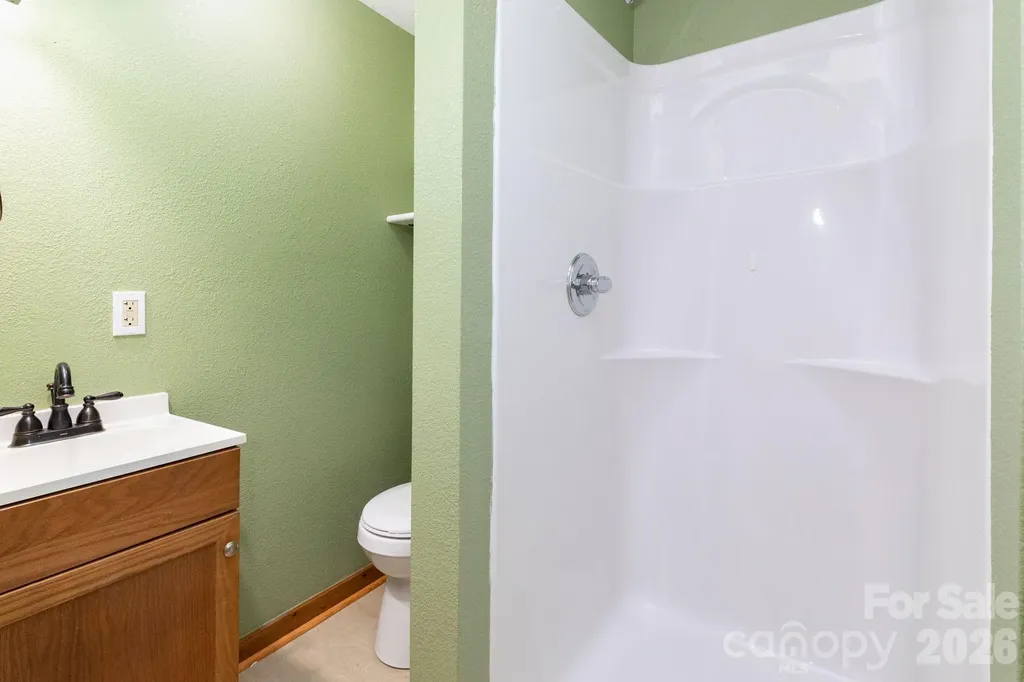 109 Narrow Way Road Burnsville NC 28714