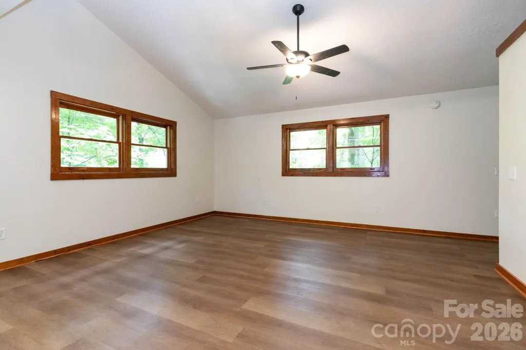 109 Narrow Way Road Burnsville NC 28714