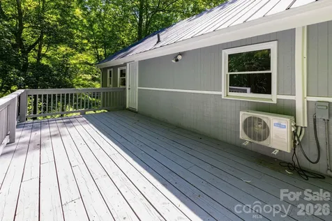109 Narrow Way Road Burnsville NC 28714
