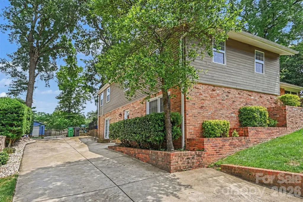 4931 Seacroft Road Charlotte NC 28210