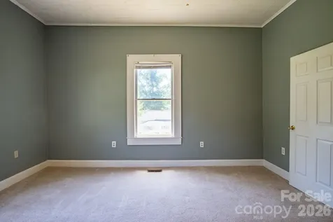 638 W Main Extension Lincolnton NC 28092