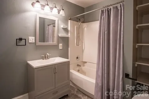 638 W Main Extension Lincolnton NC 28092
