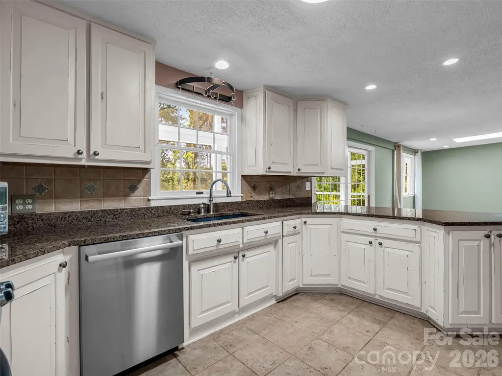 52 Forest Road Asheville NC 28803