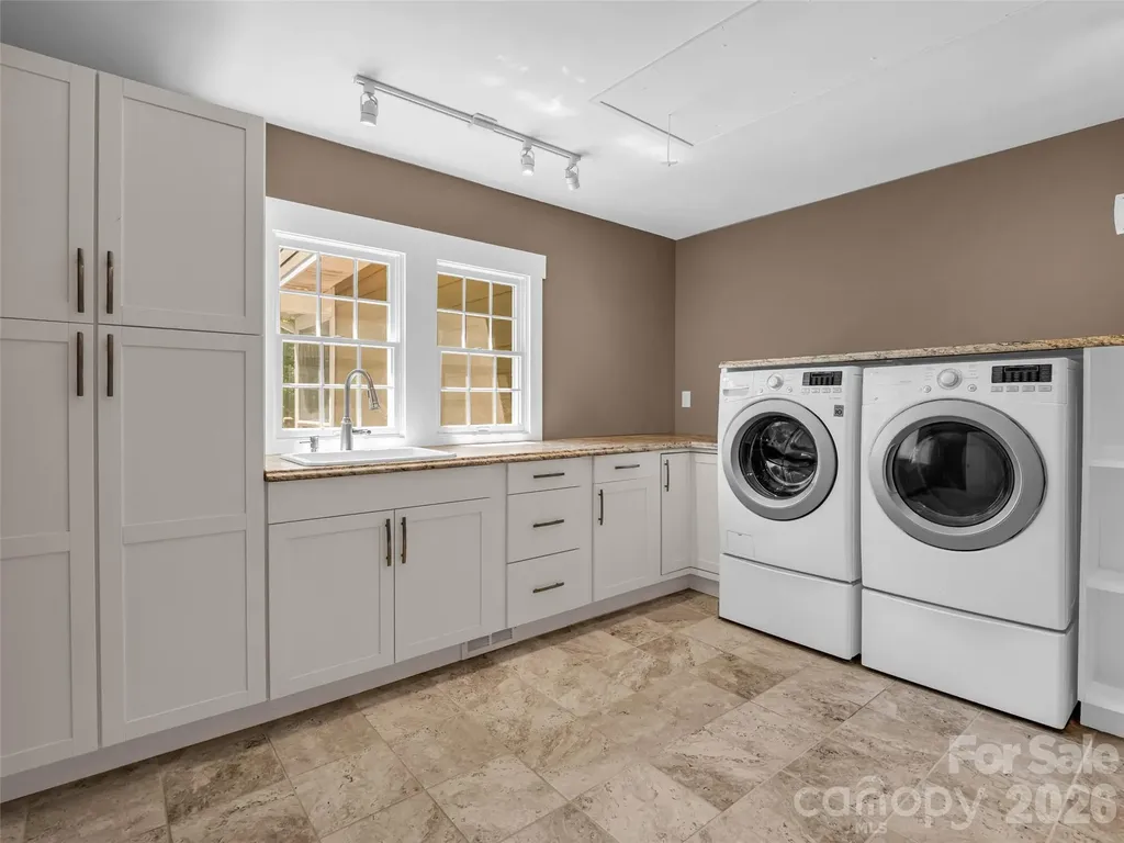 52 Forest Road Asheville NC 28803
