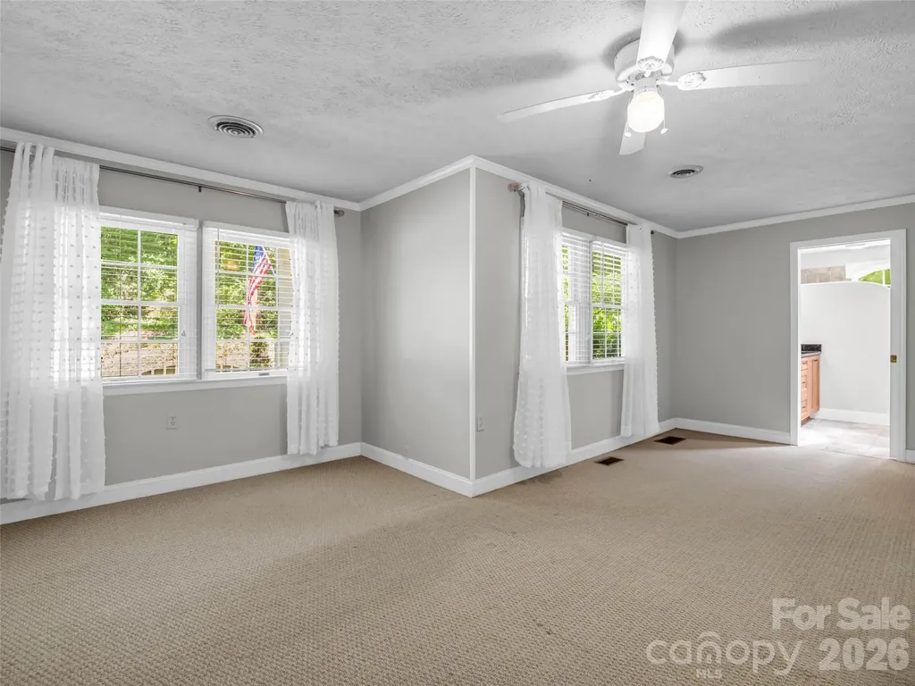 52 Forest Road Asheville NC 28803