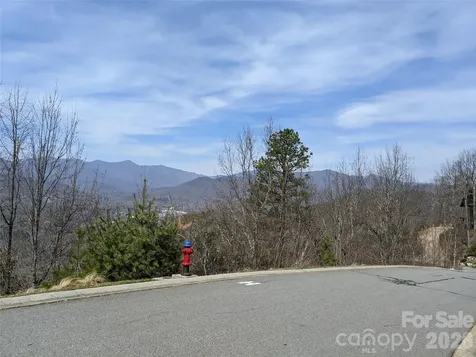 124 Settings Boulevard Black Mountain NC 28711