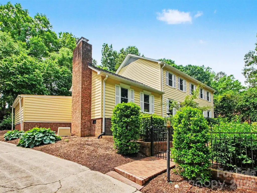 420 Brook Avenue SE Concord NC 28025