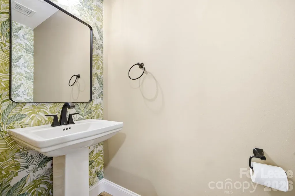 11112 Saintsbury Place Charlotte NC 28270