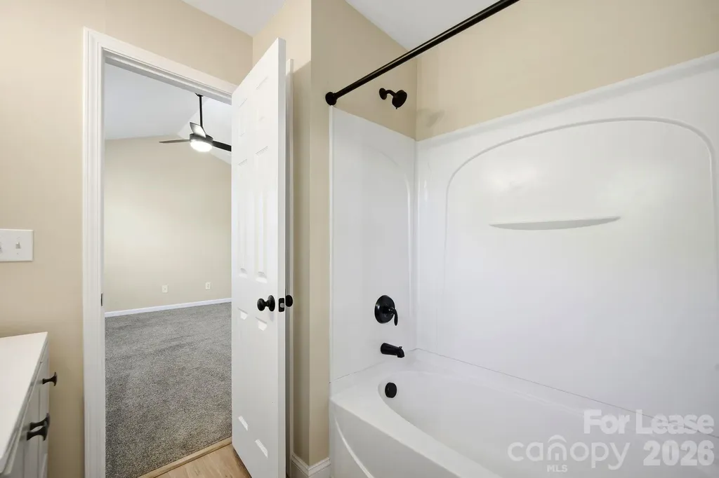 11112 Saintsbury Place Charlotte NC 28270
