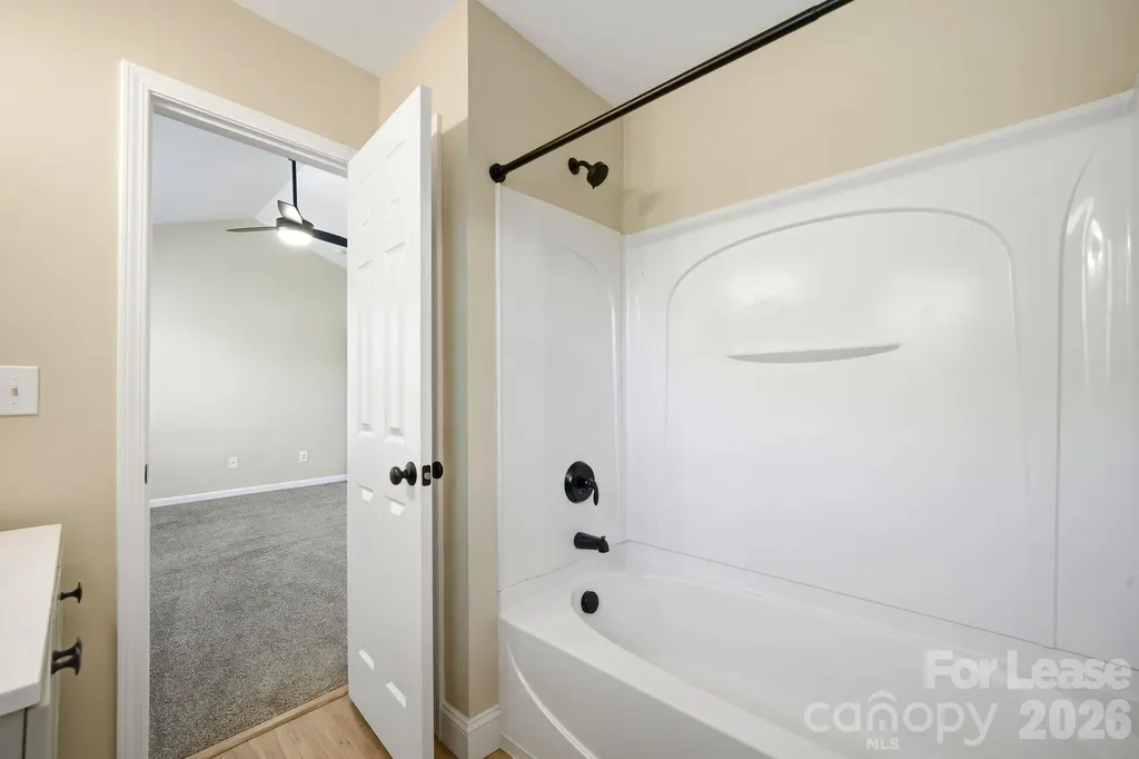 11112 Saintsbury Place Charlotte NC 28270
