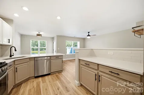 11112 Saintsbury Place Charlotte NC 28270