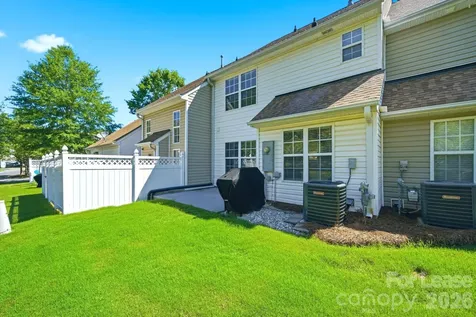 11112 Saintsbury Place Charlotte NC 28270