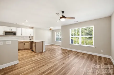 11112 Saintsbury Place Charlotte NC 28270