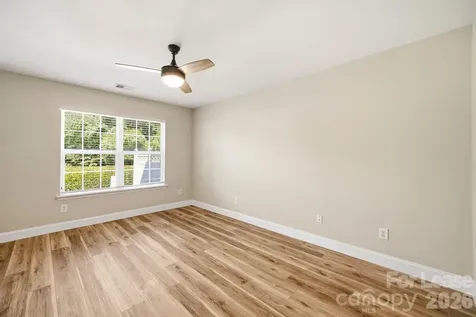 11112 Saintsbury Place Charlotte NC 28270