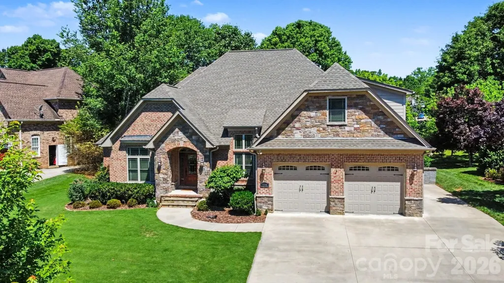 198 Windemere Isle Road Statesville NC 28677