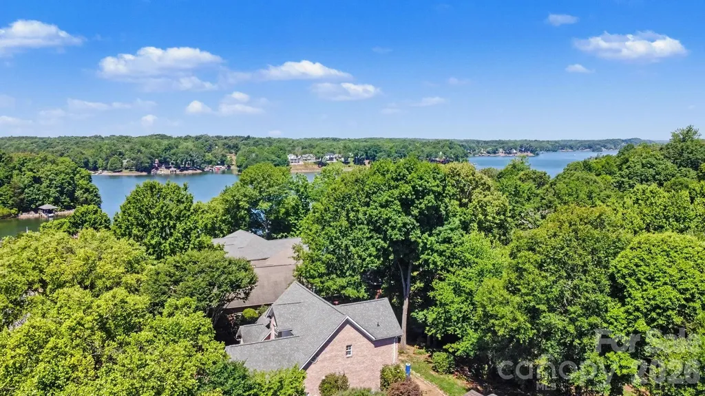 198 Windemere Isle Road Statesville NC 28677