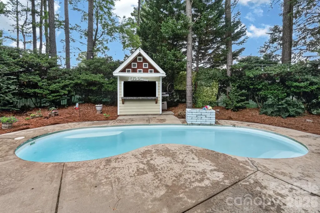 173 Yellow Jacket Circle Mooresville NC 28117
