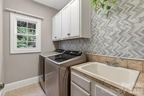 173 Yellow Jacket Circle Mooresville NC 28117