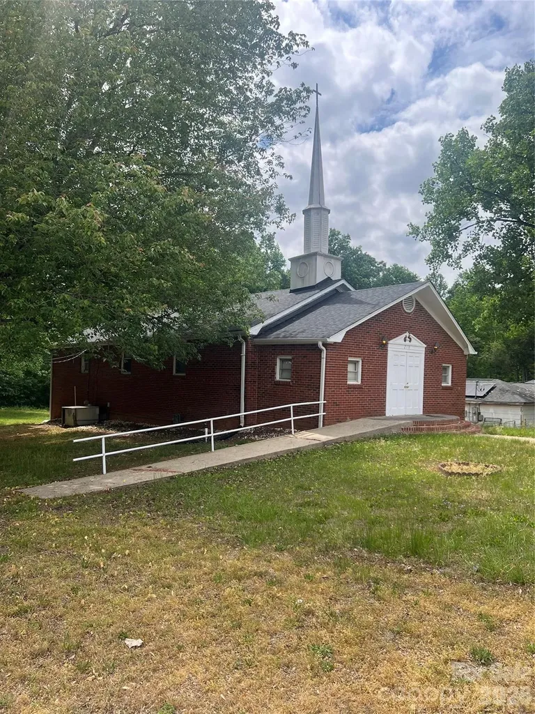 219 Jackson Avenue Lexington NC 27295