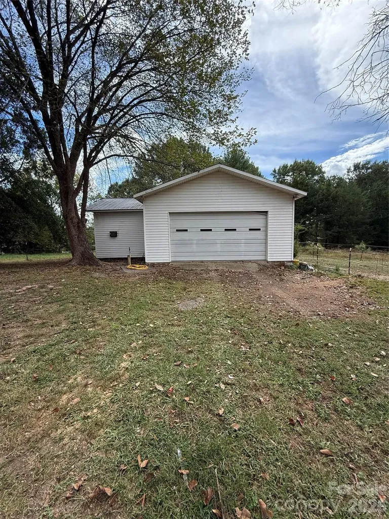 15869 Silver Road Oakboro NC 28129