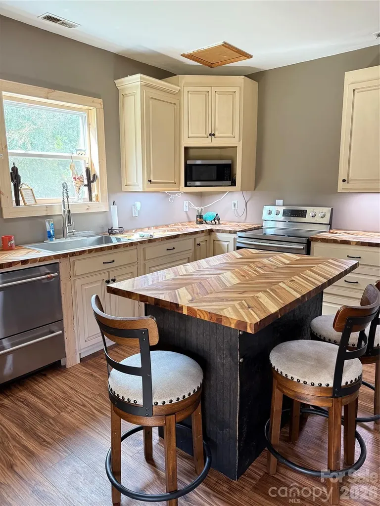 15869 Silver Road Oakboro NC 28129