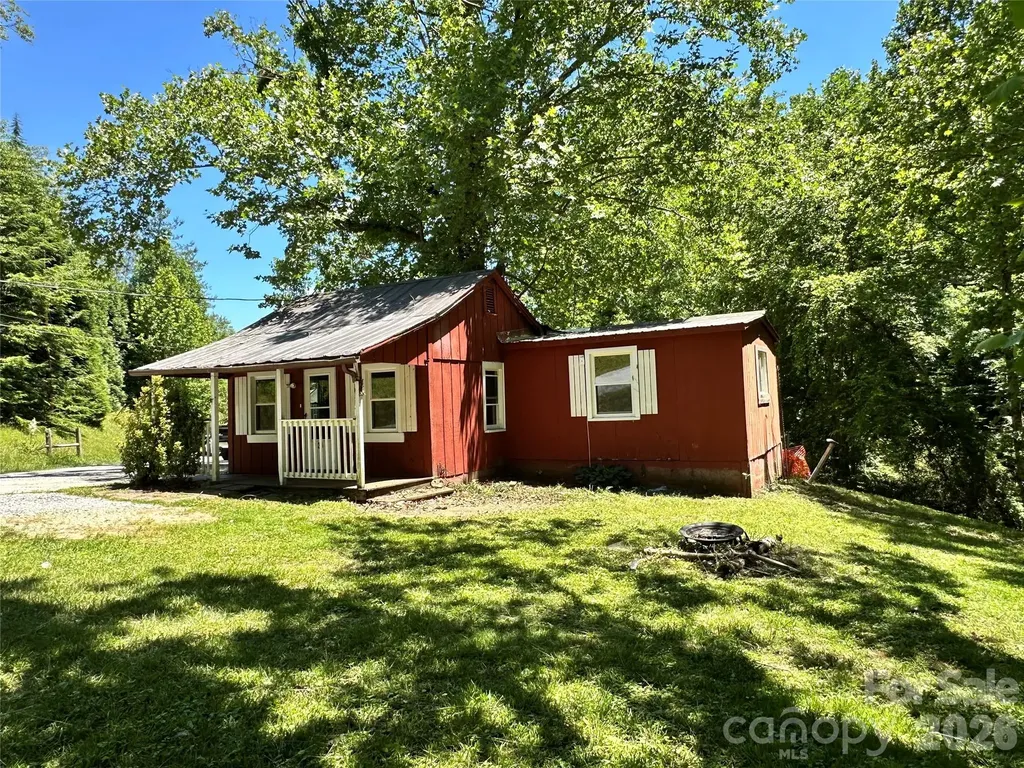 36 Range Road Etowah NC 28729