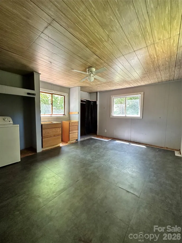 36 Range Road Etowah NC 28729