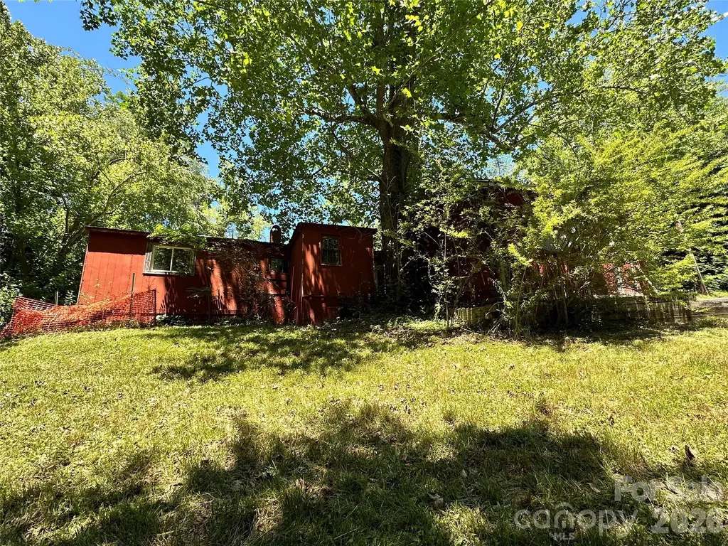 36 Range Road Etowah NC 28729