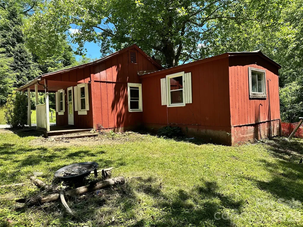 36 Range Road Etowah NC 28729