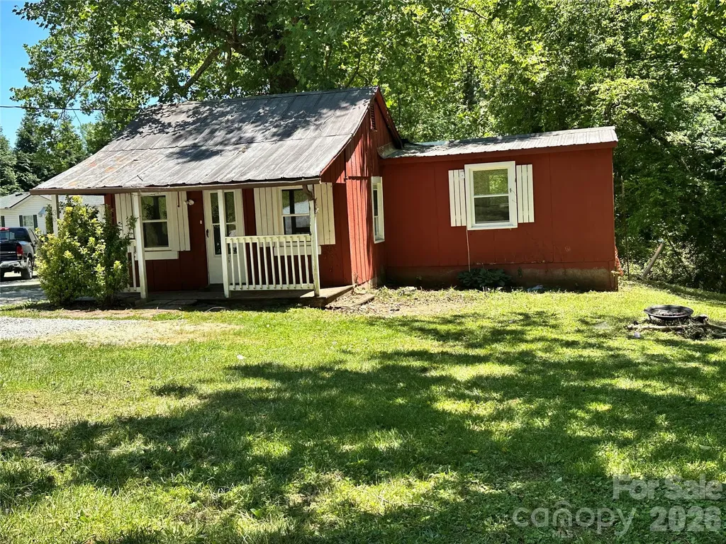 36 Range Road Etowah NC 28729