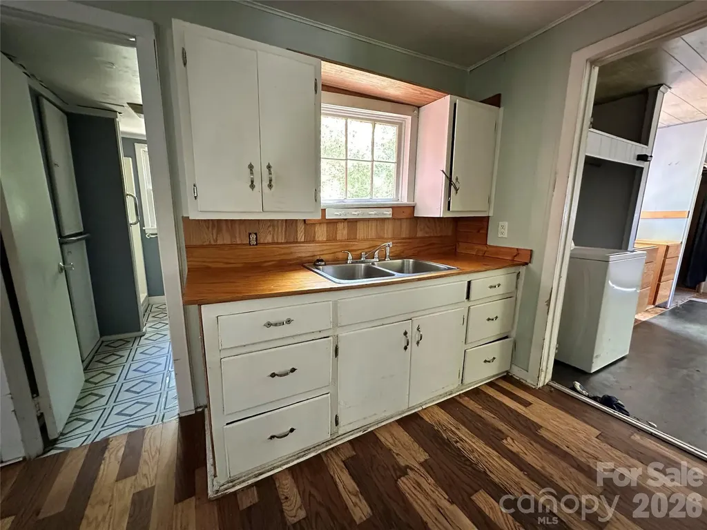36 Range Road Etowah NC 28729