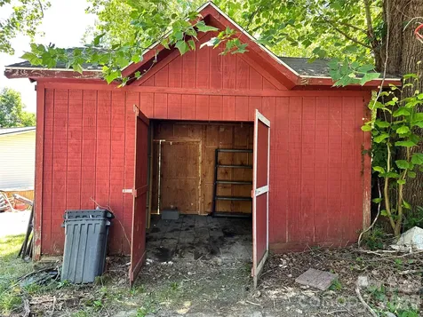 36 Range Road Etowah NC 28729