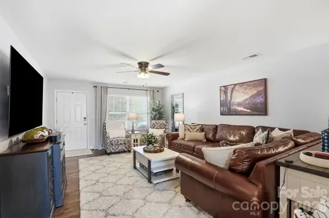 2757 Waybrook Drive Dallas NC 28034