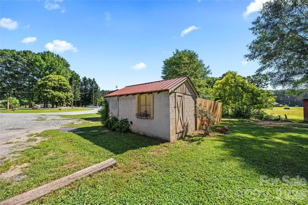 5250 Hickory Grove Road Mount Holly NC 28120