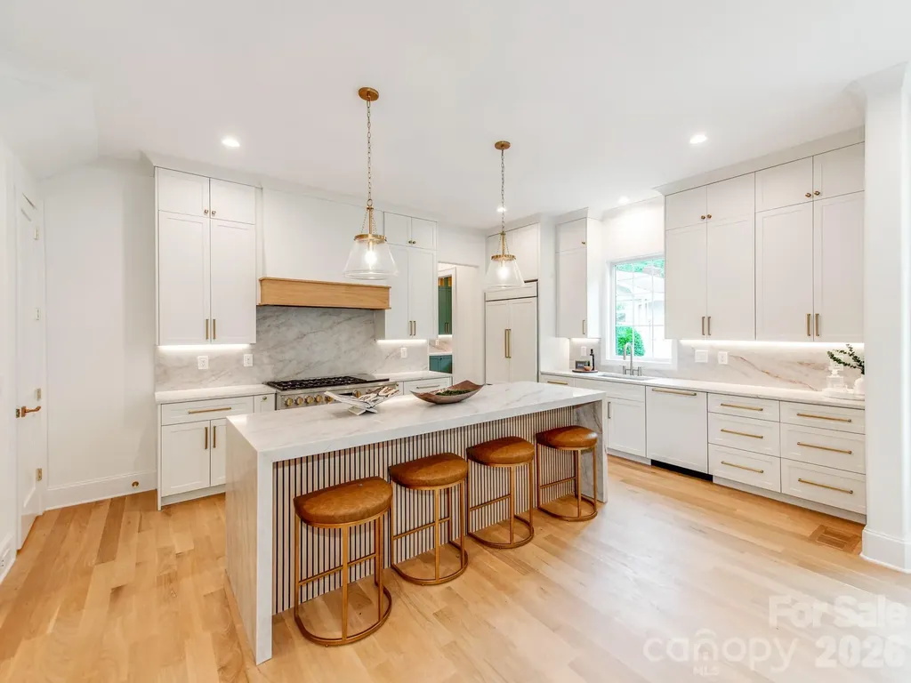 4627 Water Oak Road Charlotte NC 28211